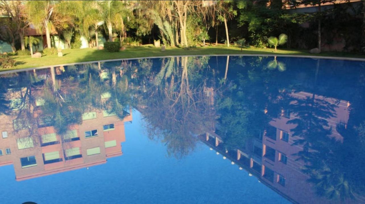 Logement De Luxe Avec Piscine, Hivernage Марракеш Екстер'єр фото